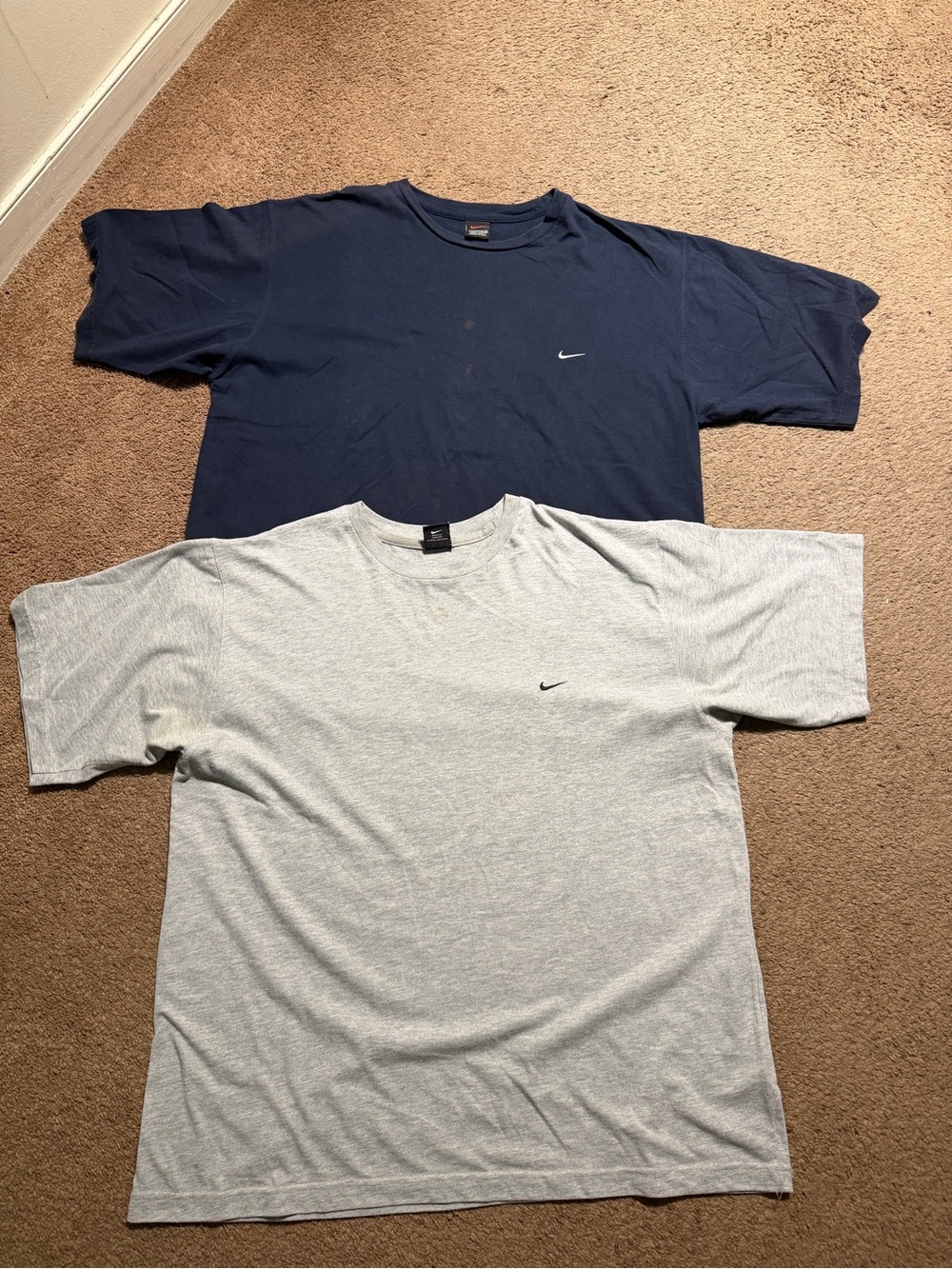 2 Vintage Nike Men's Swoosh Short-Sleeve T-Shirt - Navy and Light Gray